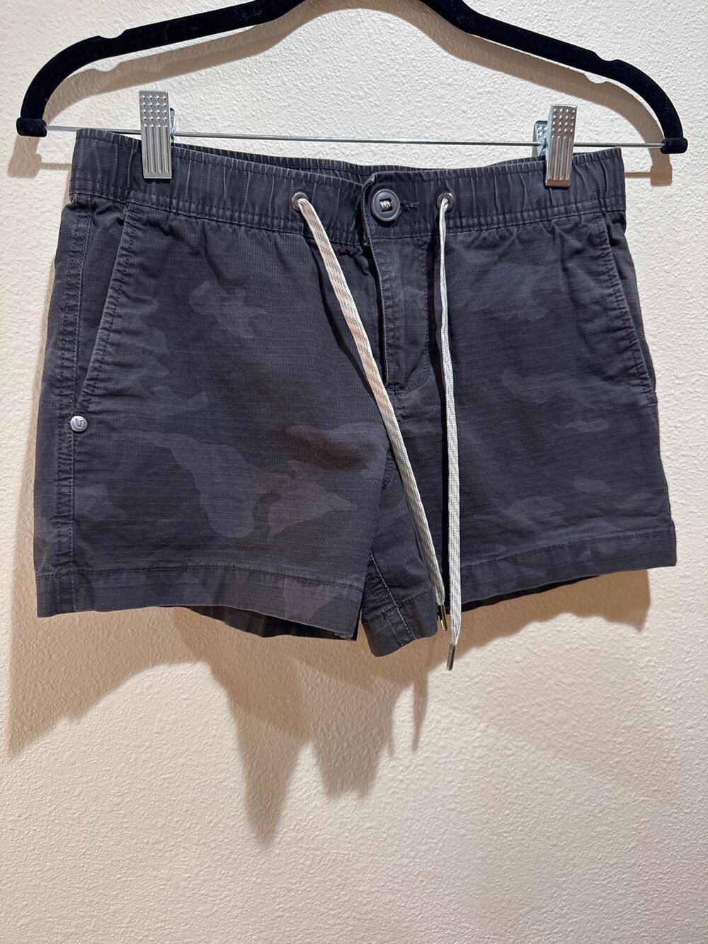 Vuori Women's Vintage Ripstop black size xs camo